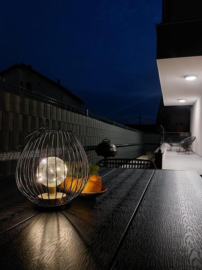 Garden Apartment Leoma With Free Parking! 扎达尔 外观 照片