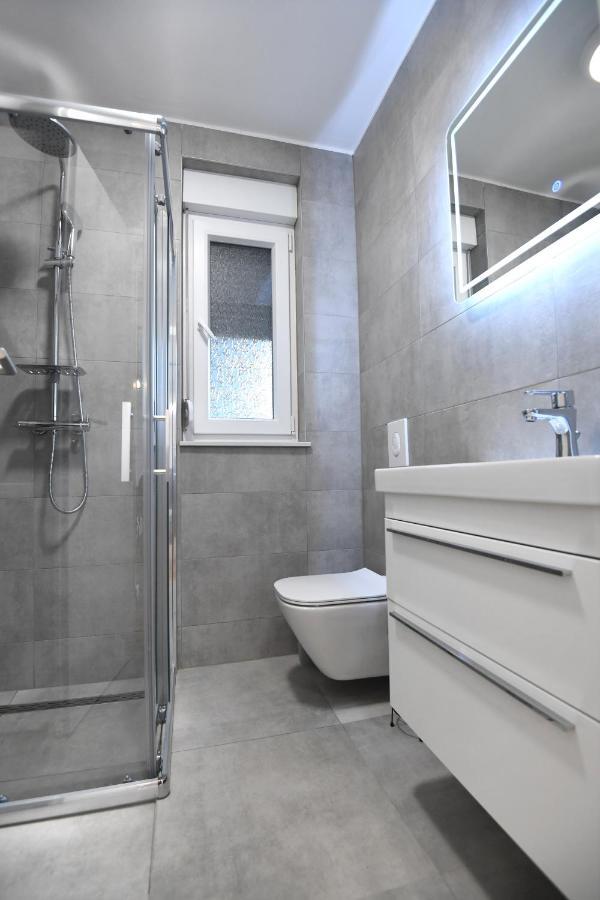 Garden Apartment Leoma With Free Parking! 扎达尔 外观 照片