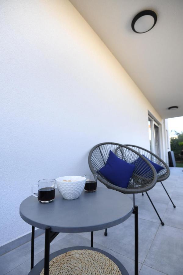 Garden Apartment Leoma With Free Parking! 扎达尔 外观 照片